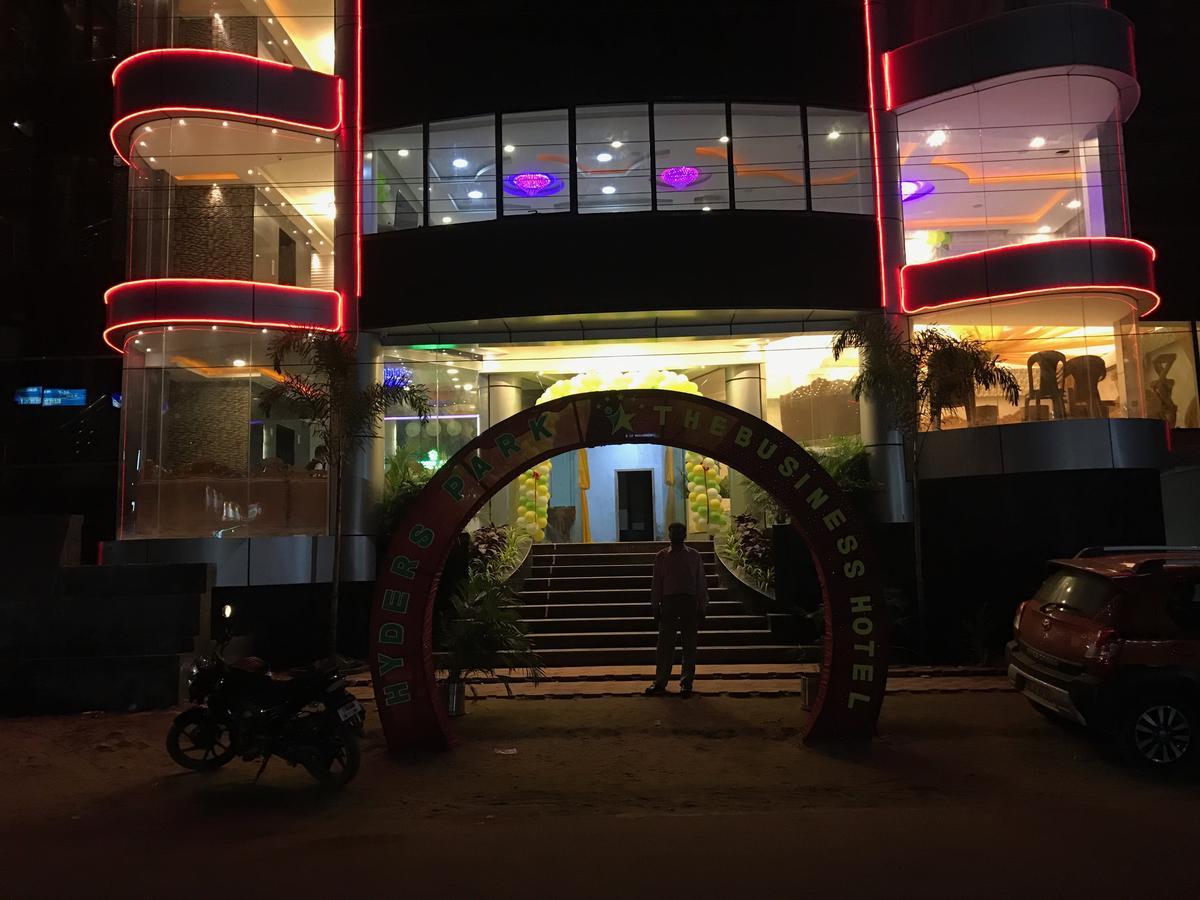 Hyders Park The Business Hotel Thanjavur Eksteriør billede